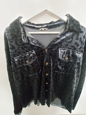 JODIFL Black Velvet Leopard-Print Button Shirt Jacket